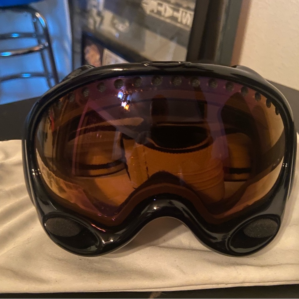 Oakley HDO Black and White Tag